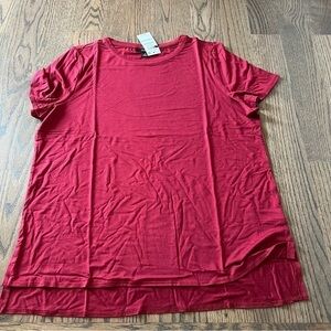 NWT woman’s Alfani notched side smooth shirt size medium red Burgundy color